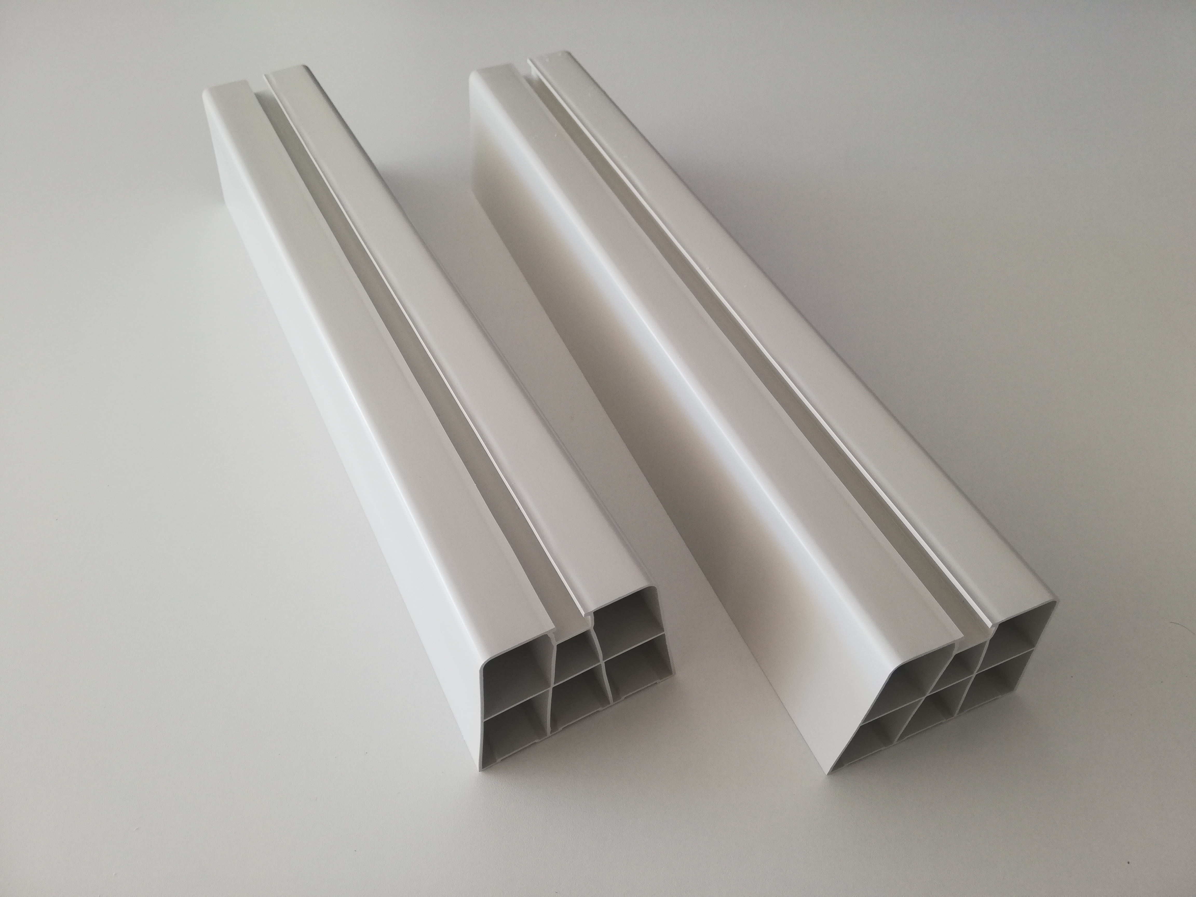 Klimatizačná konzola podlahová PVC 140kg 80x80x350mm